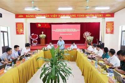 Đoàn công tác của Tỉnh ủy Lào Cai làm việc với Đảng ủy xã Phúc Lợi