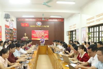 Phường Lào Cai làm việc với các cơ sở giáo dục chuẩn bị các điều kiện cho năm học mới