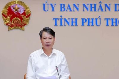 Phó Chủ tịch UBND tỉnh Nguyễn Khắc Hiếu nghe báo cáo Đề án an sinh xã hội