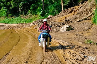 Sạt lở kéo dài trên Quốc lộ 279 đoạn qua xã Hiệp Lực