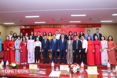 Bộ Công Thương trao giải Cuộc thi chính luận về bảo vệ nền tảng tư tưởng của Đảng trong ngành Công Thương năm 2026