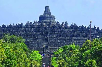 Đề xuất lắp đặt chattra tại Borobudur làm dấy lên tranh luận quốc tế về tính xác thực và công tác bảo tồn