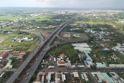 Đẩy nhanh tiến độ các dự án cao tốc khu vực Đông Nam Bộ và Tây Nam Bộ
