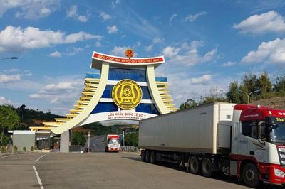 Quyết sách giảm chi phí, hỗ trợ doanh nghiệp tại Cửa khẩu Quốc tế Bờ Y