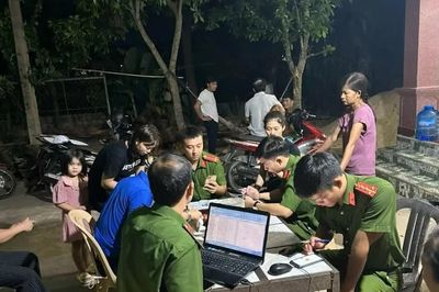 Công an tiên phong đưa số hoá về với bà con vùng biên giới