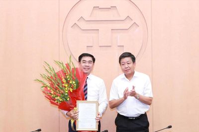 UBND thành phố Hà Nội công bố quyết định bổ nhiệm Phó Chánh Văn phòng