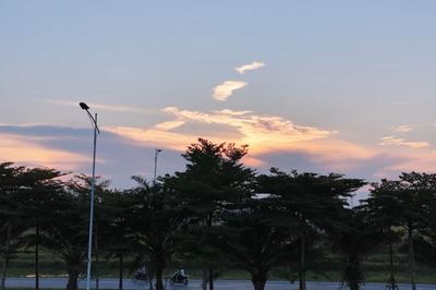 Ngắm hoàng hôn ở ngoại thành Hà Nội