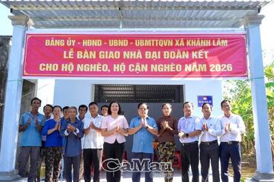 Khánh Lâm trao 3 mái ấm, tiếp sức hộ khó khăn vươn lên