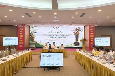 Tôn vinh doanh nhân với tiêu chí đổi mới và trách nhiệm xã hội