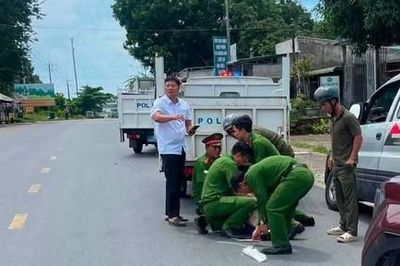 Thông tin về vụ đối tượng nghi liên quan trộm cắp lái ôtô tông vào Tổ công tác 363 khi bị vây bắt