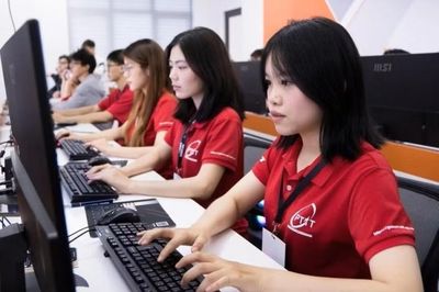 Đề xuất bổ sung Tin học vào tổ hợp xét học bổng công nghệ chiến lược
