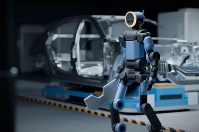 Robot hình người biết tự thay pin trong chưa đầy 3 phút