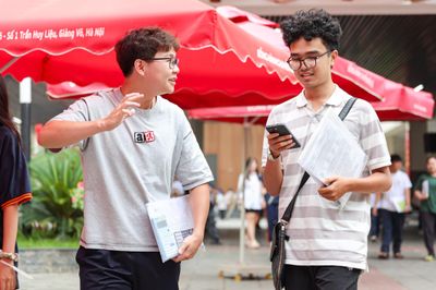 Điểm chuẩn 2026: Ngôn ngữ Anh, Trung Quốc tiếp tục được săn đón