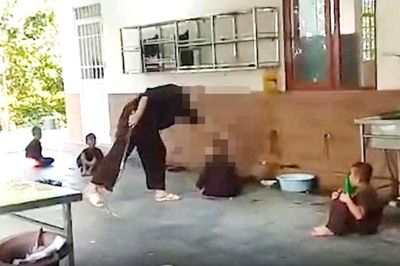 Làm rõ trách nhiệm người quay video nhưng không can ngăn vụ 5 trẻ bị hành hung
