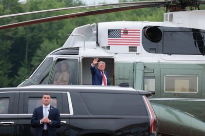 Chiến dịch nghi binh tuyệt mật bảo vệ ông Trump khỏi âm mưu tấn công