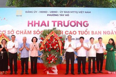Phường Tây Hồ khai trương mô hình thí điểm chăm sóc sức khỏe người cao tuổi ban ngày