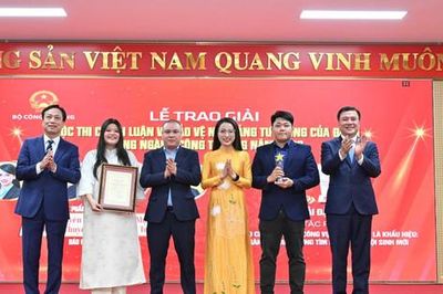 28 tác phẩm đạt giải cuộc thi chính luận ngành Công Thương