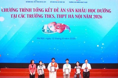 Sân khấu học đường góp phần cho học sinh Thủ đô phát triển toàn diện