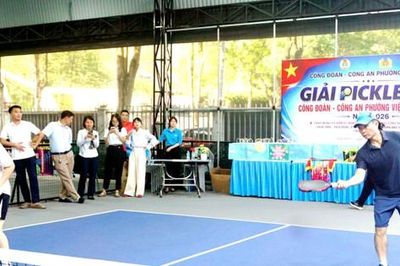 Sôi nổi Giải Pickleball giao lưu Công đoàn - Công an phường Việt Hưng