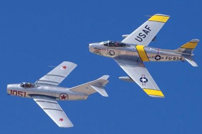 F-86 Mỹ và MiG-15 Liên Xô: Màn đối đầu làm nên huyền thoại không chiến