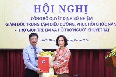 Thứ trưởng Bộ Y tế yêu cầu nâng chất lượng chăm sóc người khuyết tật