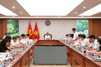 Bộ Tài chính triển khai Phong trào thi đua thực hiện mục tiêu tăng trưởng bền vững '2 con số'