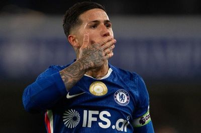 Chelsea mời Man City mua Enzo Fernandez với giá kỷ lục