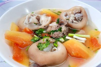 Móng giò hầm đu đủ có thực sự là món ăn gọi sữa?