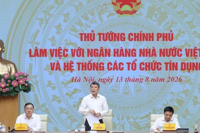 Thủ tướng Chính phủ làm việc với Ngân hàng Nhà nước và hệ thống các tổ chức tín dụng