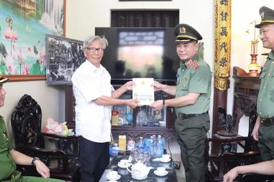 Công an Hà Nội nối tiếp mạch nguồn truyền thống