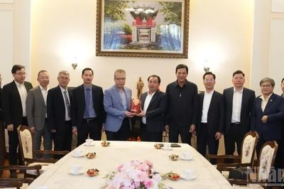 Hà Nội sẵn sàng tăng cường hợp tác với các đối tác Nga