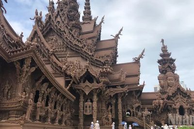 Khám phá vẻ đẹp Đền Chân Lý tại Pattaya, Thái Lan