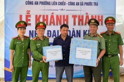 Trao mái ấm cho gia đình khó khăn tại xã Phước Trà