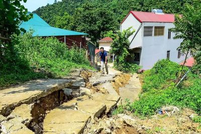 Sạt lở rình rập nhiều khu dân cư Bắc miền Trung