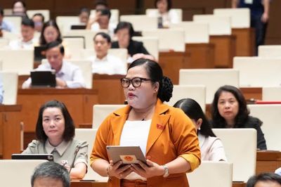 Quốc hội thảo luận sửa đổi các luật về tần số, viễn thông, giao dịch điện tử