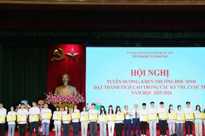 Giảm đầu mối, tăng hiệu quả, bước chuyển trong quản trị giáo dục Hưng Yên