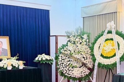 Đại sứ Việt Nam tại Trung Quốc viếng Chủ tịch Quốc hội Lào Xaysomphone Phomvihane