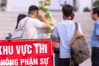 Thí sinh Tuyên Quang làm thủ tục dự thi tốt nghiệp