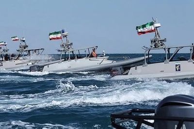 Mỹ tấn công tàu hàng: Phép thử mới với Iran tại eo biển Hormuz