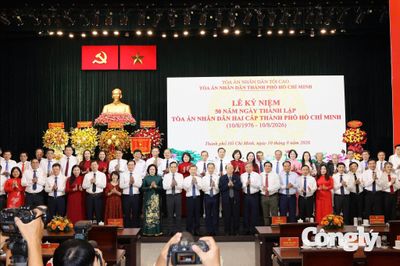 Tòa án Thành phố mang tên Bác kỷ niệm 50 năm thành lập