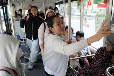 Mỗi ngày, 30 viên chức TPHCM lên xe buýt để làm một việc đặc biệt