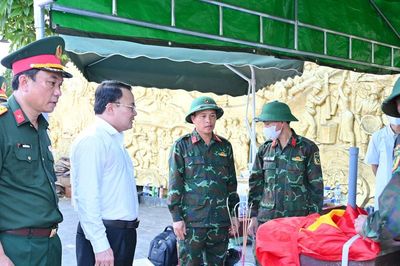 Lãnh đạo tỉnh Nghệ An kiểm tra 'Chiến dịch 500 ngày đêm' tại Nghĩa trang Liệt sĩ Việt – Lào