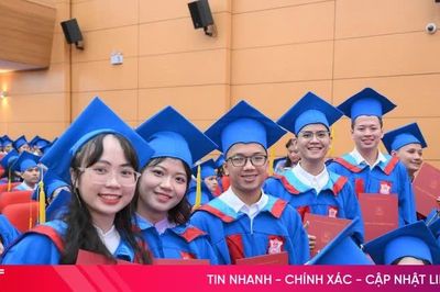 Một trường đại học có 56 thí sinh 30 điểm, trong đó 55 em cùng vào 1 ngành