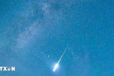 Trung Quốc: Vẻ đẹp kỳ ảo của mưa sao băng Perseids