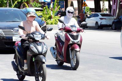 Thời tiết ngày 13/8: Bắc Bộ nắng nóng, Nam Bộ chiều tối có mưa dông