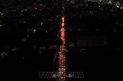 Bão lớn quét qua miền Trung Tây nước Mỹ, hàng trăm nghìn người mất điện