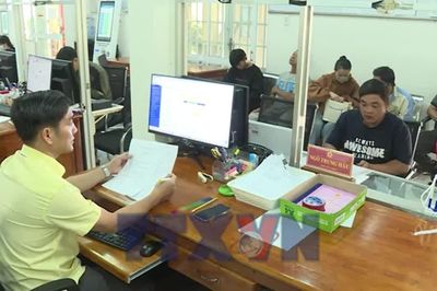 Khi dịch vụ công không còn dừng ở quầy tiếp nhận
