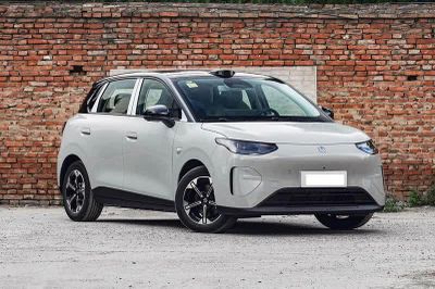 Xe điện dài 4,2 mét, trang bị cảm biến LiDAR, giá gần 250 triệu đồng