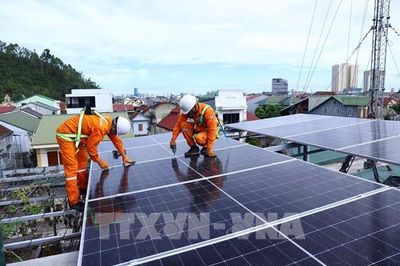 Kiến tạo thế chủ động cho an ninh năng lượng - Bài 2: Mỗi mái nhà trở thành một 'nhà máy điện mini'