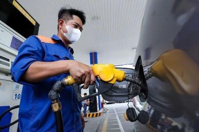 Giá xăng, dầu tiếp tục giảm
